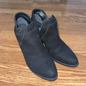 Steve Madden black booties